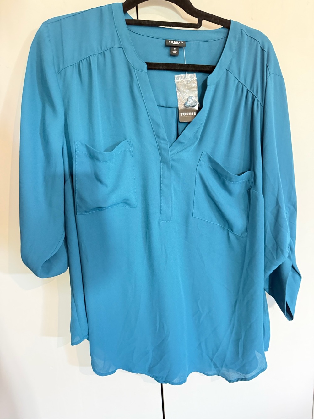 NWT torrid Teal  Blouse with Dual Patch Pockets